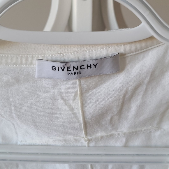 Givenchy - Picture 2 of 4
